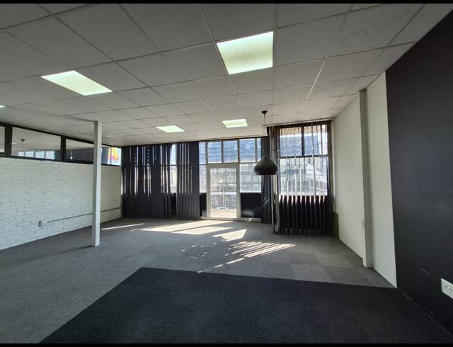 131M² OFFICE TO LET IN BIRNAM